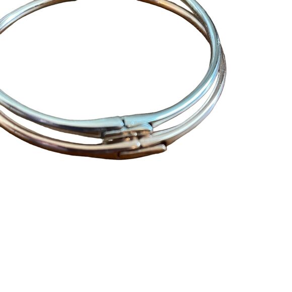 Kate Spade New York Set of 2 Slim Bow Bangle Bracelets Hinge Two Tone - Picture 3 of 5